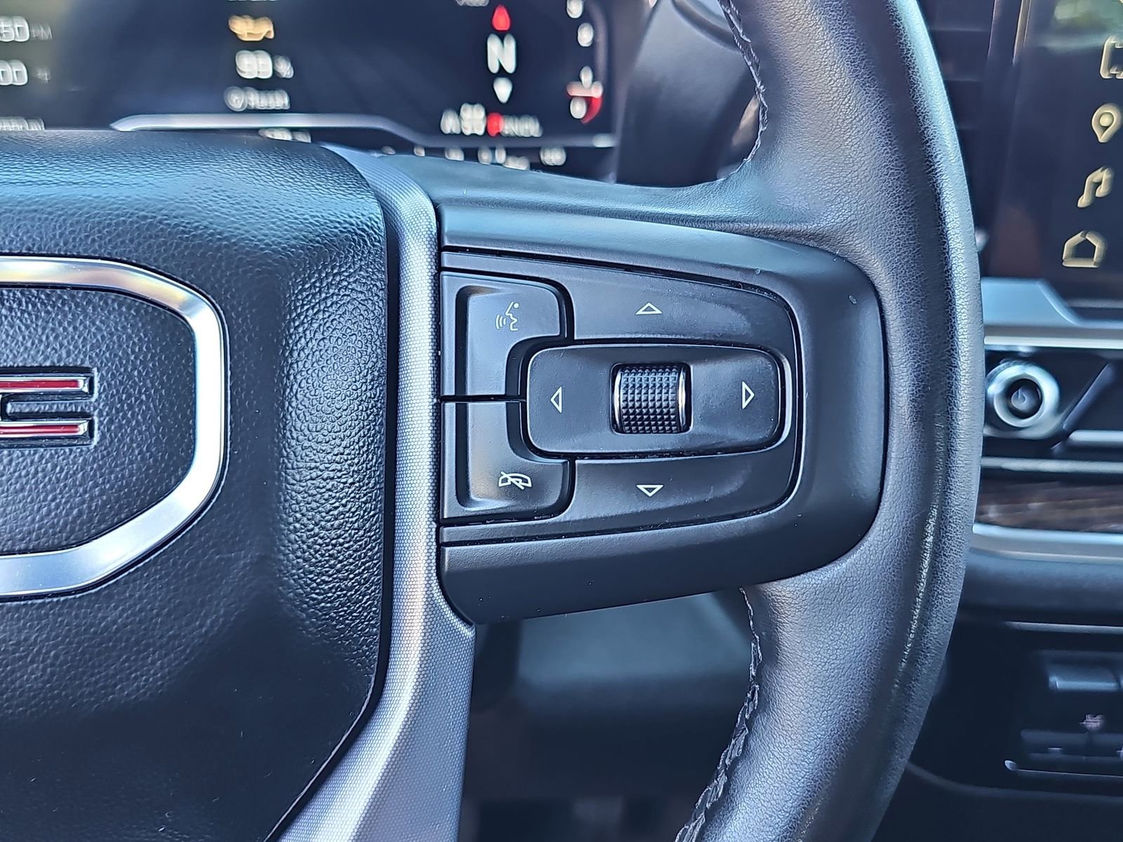 Used 2025 GMC Sierra 1500 Elevation image 17