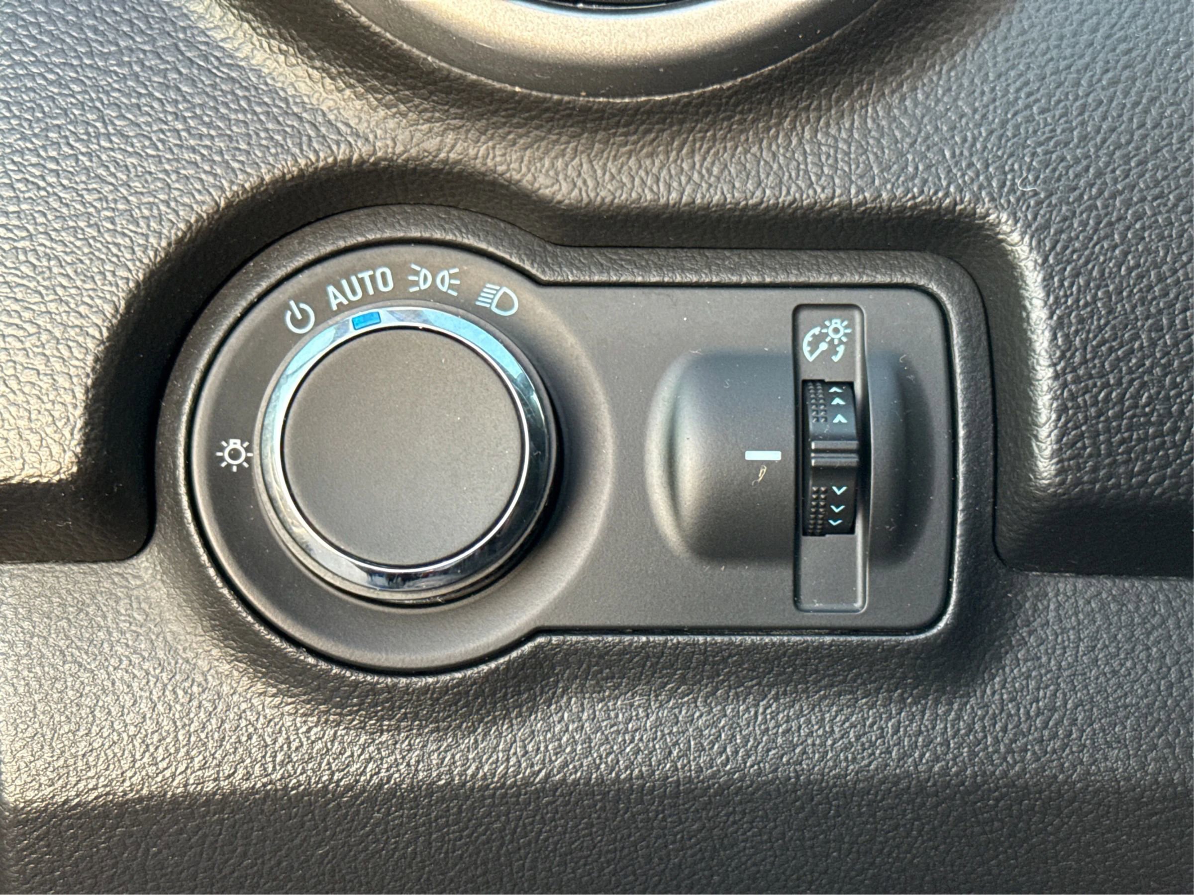 Used 2015 Chevrolet Trax LT w/ LT Plus Package image 19