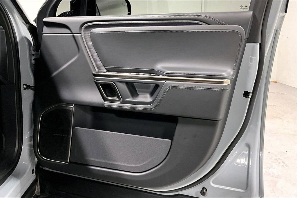 Used 2023 Rivian R1T Adventure image 22