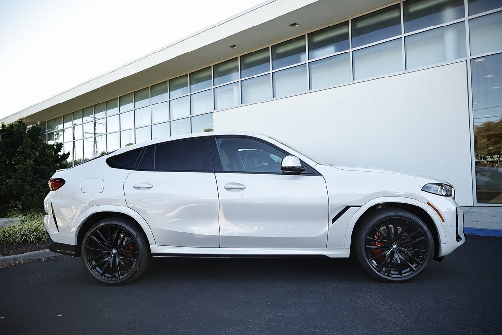 New 2026 BMW X6 xDrive40i w/ Climate Comfort Package image 3