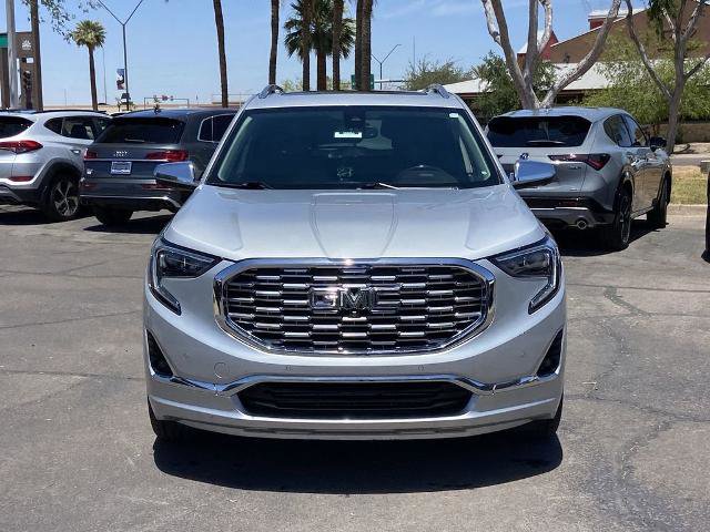 Used 2020 GMC Terrain Denali w/ Denali Premium Package FWD image 3