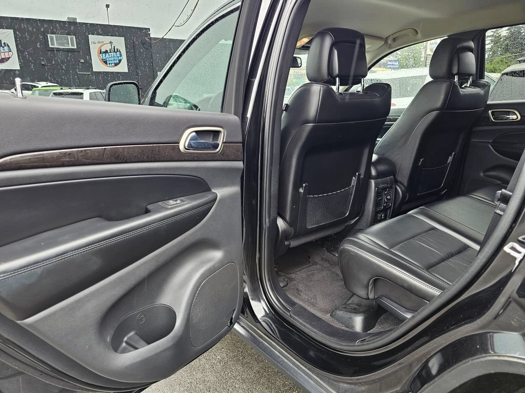 Used 2011 Jeep Grand Cherokee Laredo AWD/4WD image 17