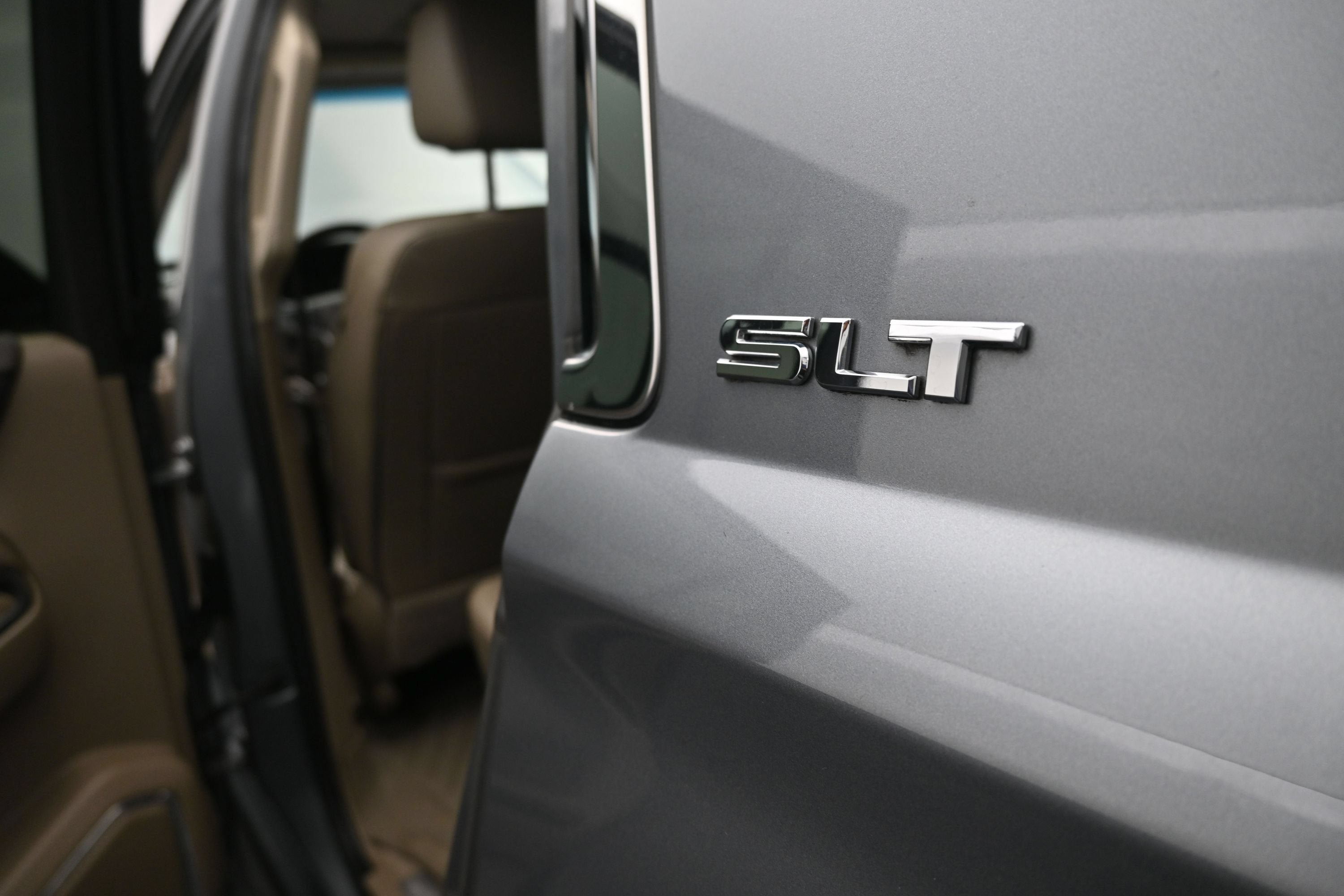 Used 2018 GMC Yukon SLT w/ Open Road Package AWD/4WD image 43