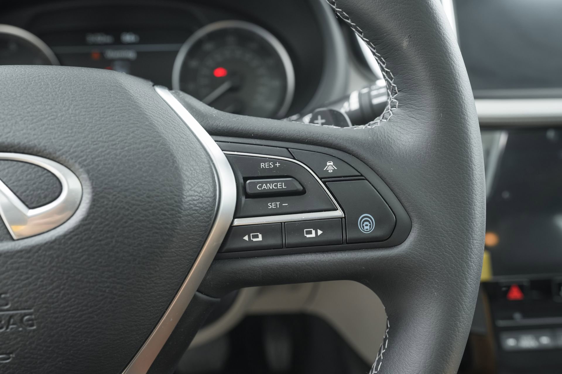 Used 2025 INFINITI QX50 Luxe image 15