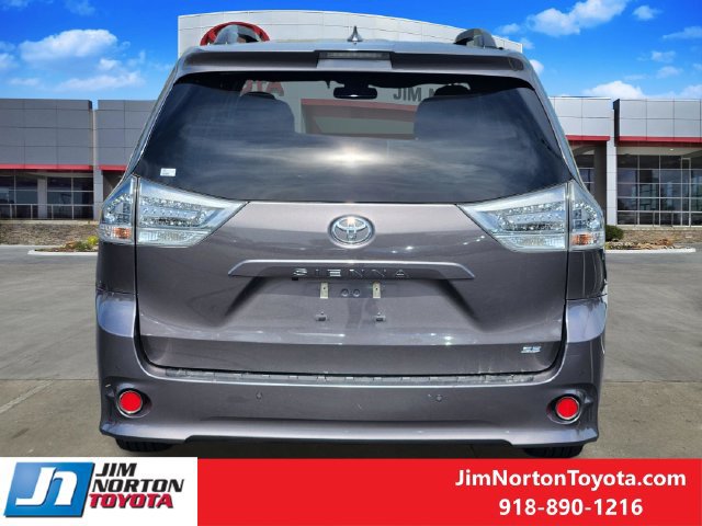 Used 2020 Toyota Sienna SE w/ SE Preferred Package FWD image 7