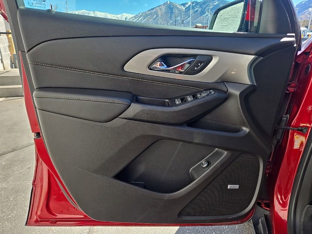 Used 2020 Chevrolet Traverse RS image 15
