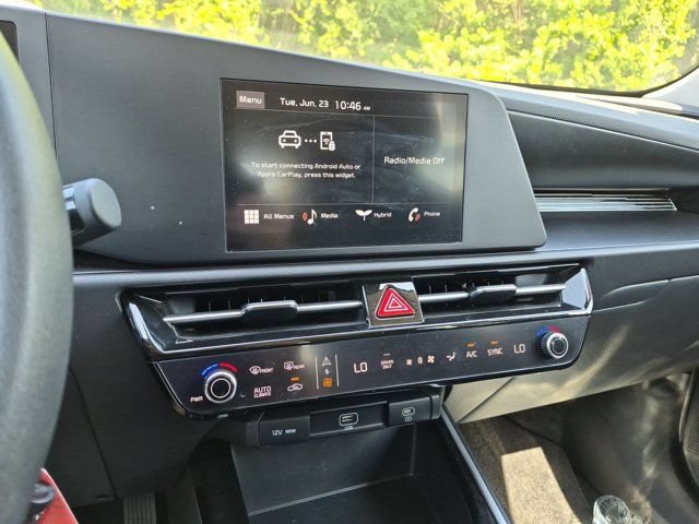 Used 2025 Kia Niro LX FWD image 18
