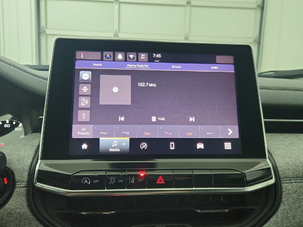 Certified 2024 Jeep Compass Latitude AWD/4WD image 27