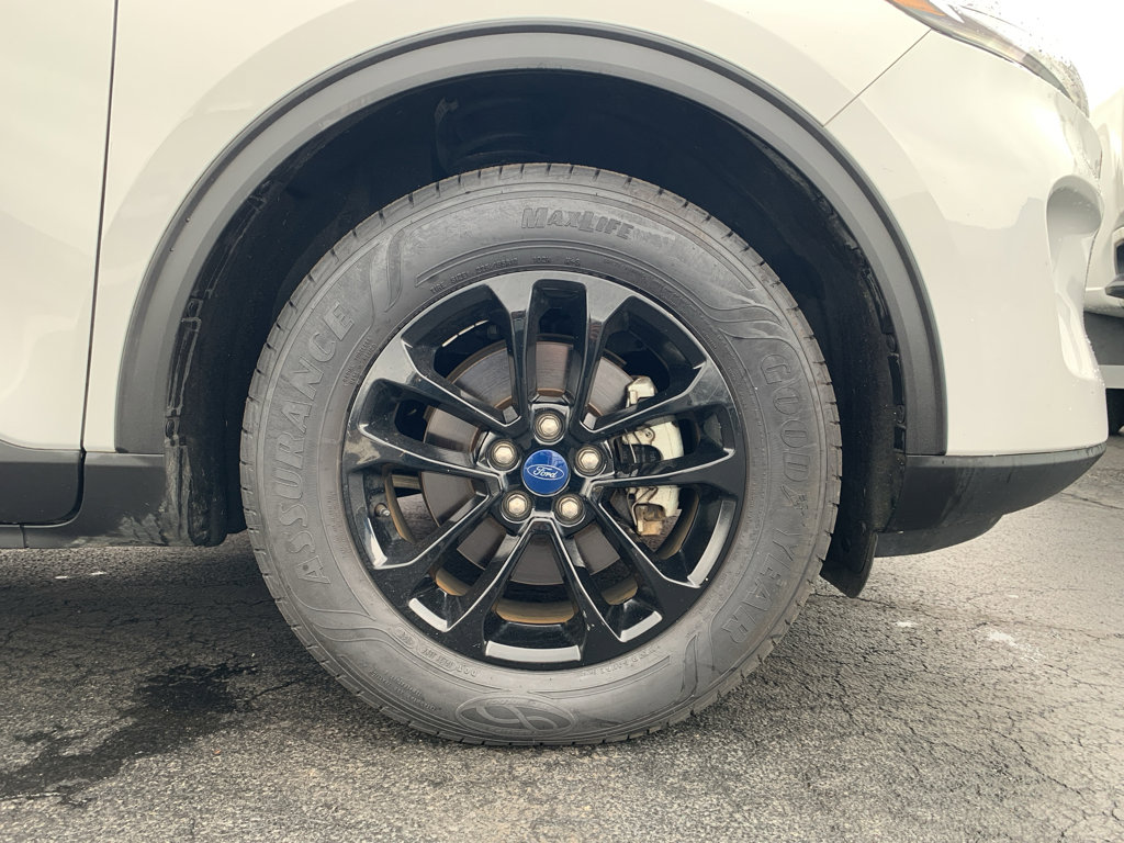 Used 2020 Ford Escape SE Sport image 33