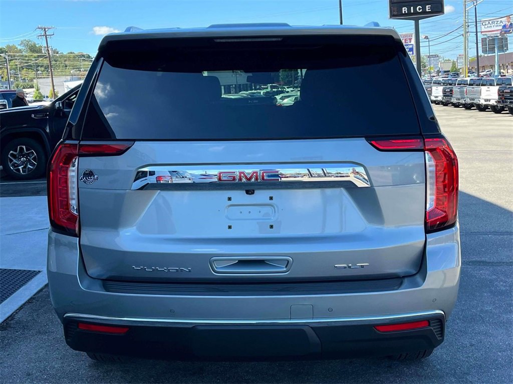 Used 2024 GMC Yukon XL SLT image 4