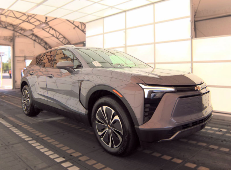 Used 2025 Chevrolet Blazer EV LT AWD/4WD image 5