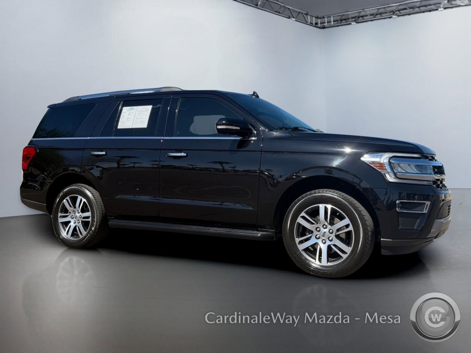 Used 2024 Ford Expedition Limited AWD/4WD image 2