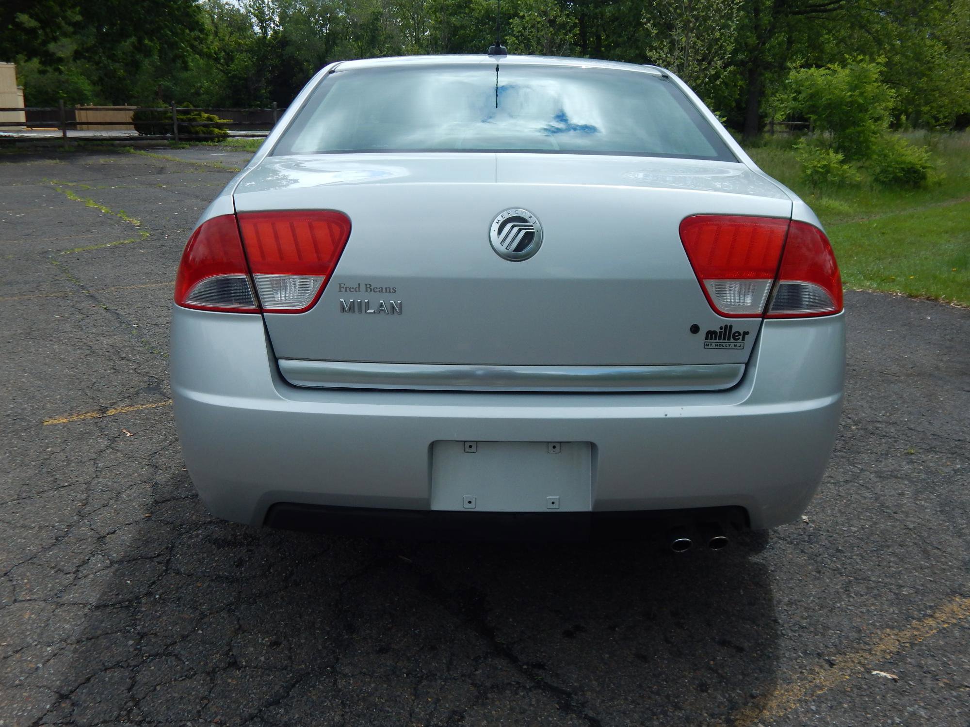 Used 2010 Mercury Milan image 8
