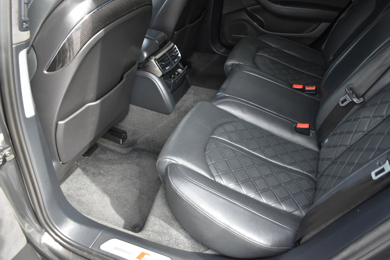 Used 2015 Audi S8 image 27