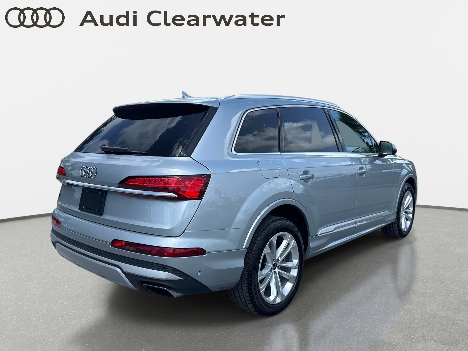 Certified 2025 Audi Q7 3.0T Premium Plus AWD/4WD image 4