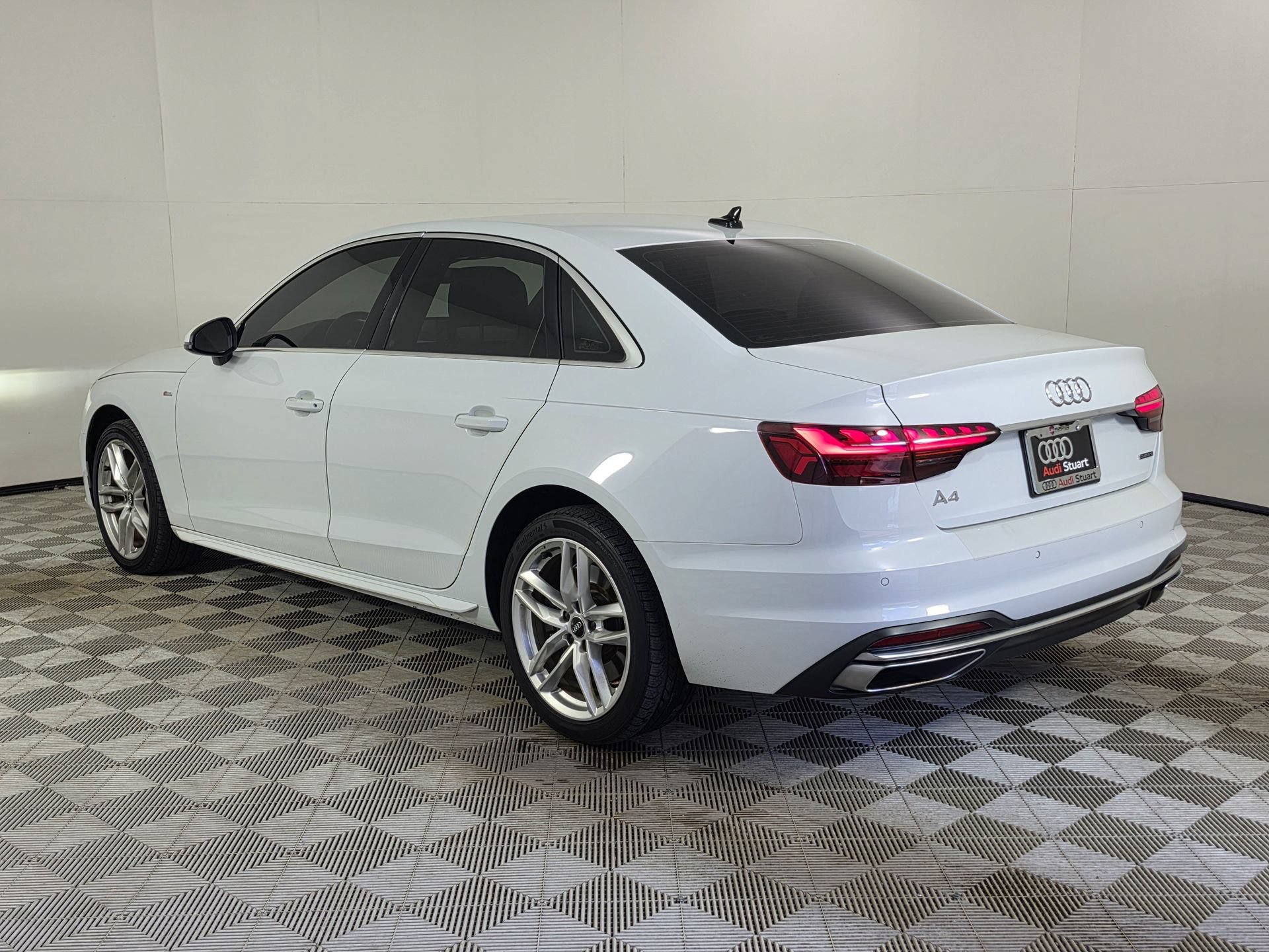 Used 2021 Audi A4 2.0T Premium w/ Convenience Package AWD/4WD image 5