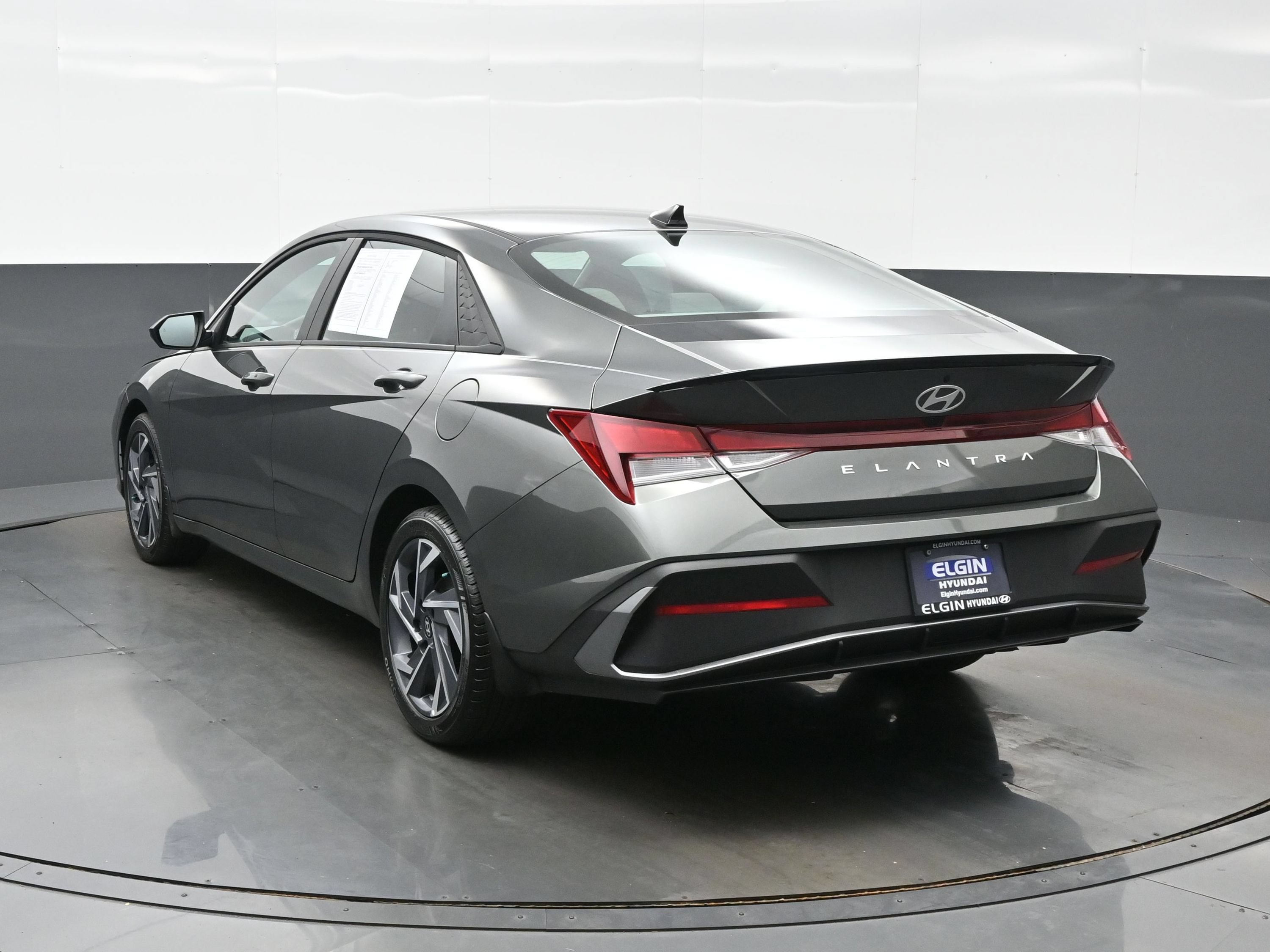 Certified 2025 Hyundai Elantra Sport FWD image 4