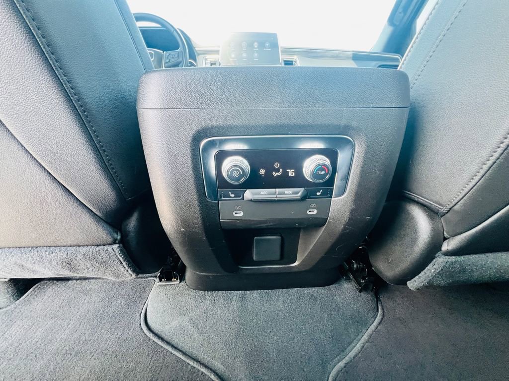 Used 2021 GMC Yukon SLT w/ SLT Premium Package image 36
