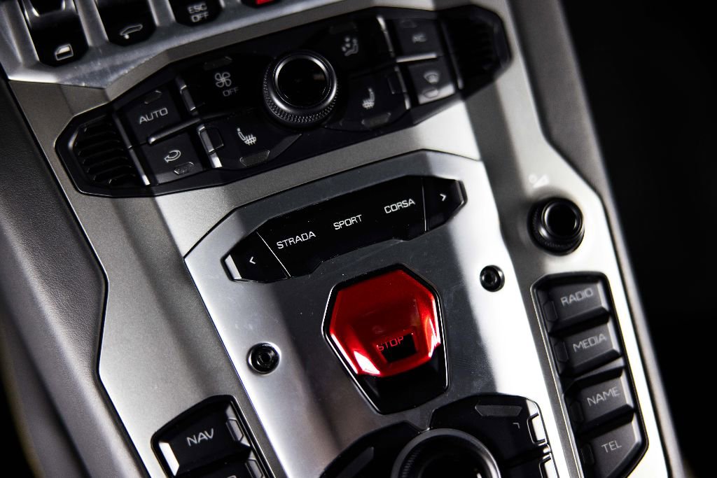 Used 2013 Lamborghini Aventador LP 700-4 image 31