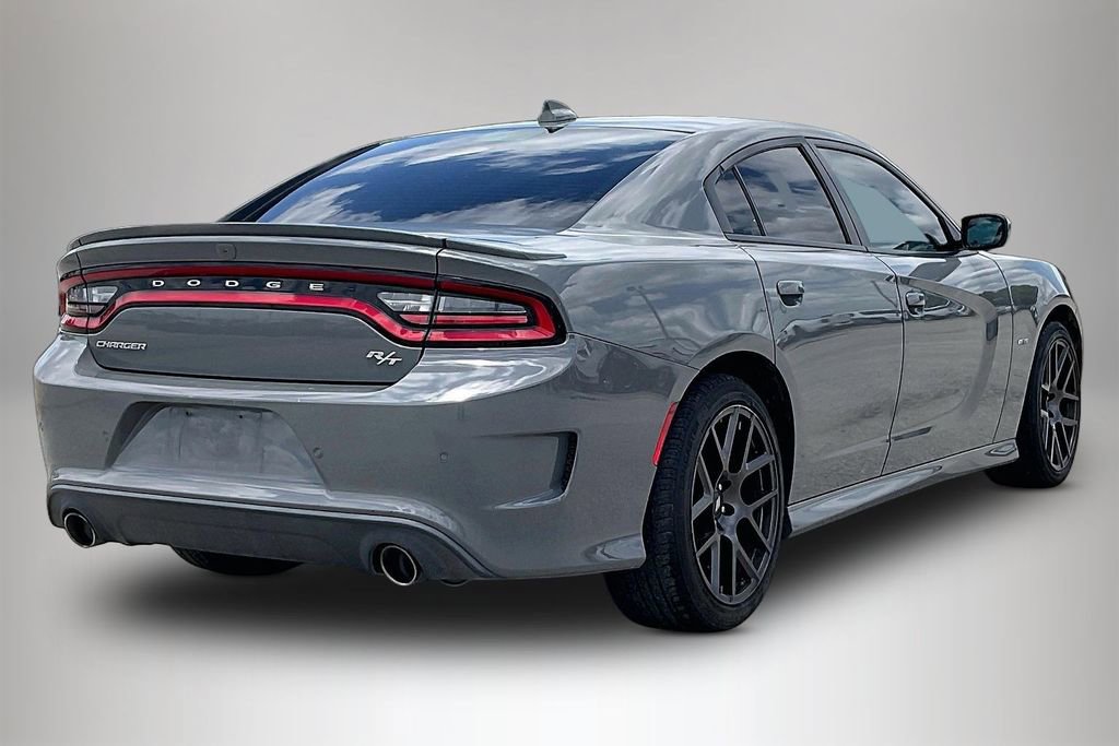 Used 2018 Dodge Charger R/T w/ Plus Group RWD image 5