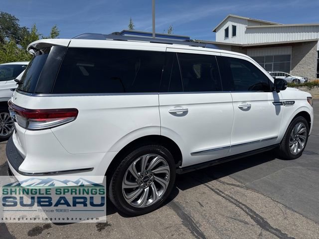 Used 2023 Lincoln Navigator Reserve image 4