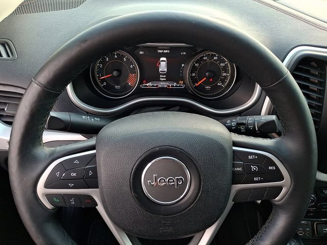 Used 2015 Jeep Cherokee Trailhawk w/ Leather Interior Group AWD/4WD image 19