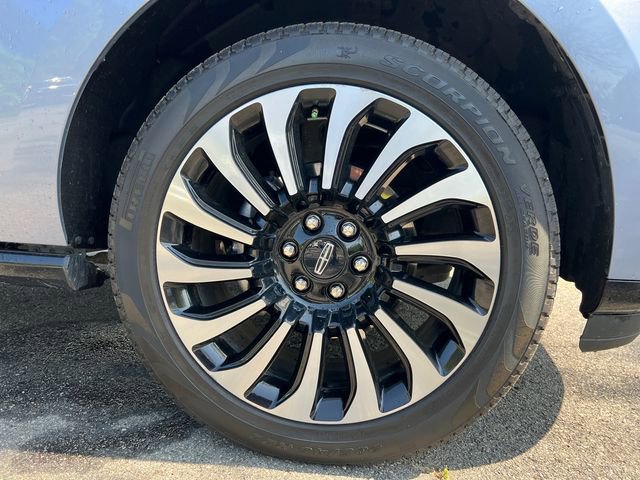 Used 2023 Lincoln Navigator L Black Label AWD/4WD image 15