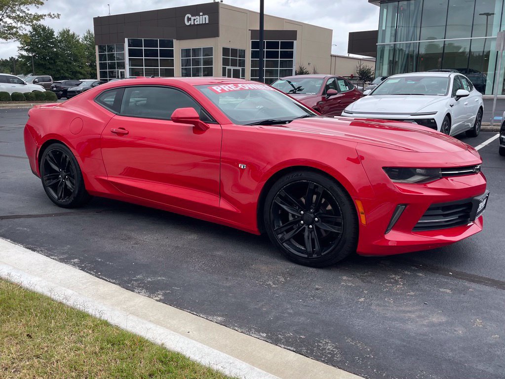 Used 2018 Chevrolet Camaro LT RWD image 2