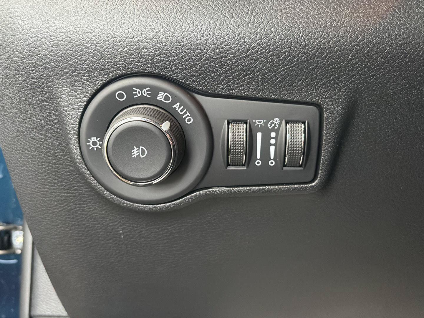 New 2026 Jeep Compass Latitude AWD/4WD image 7