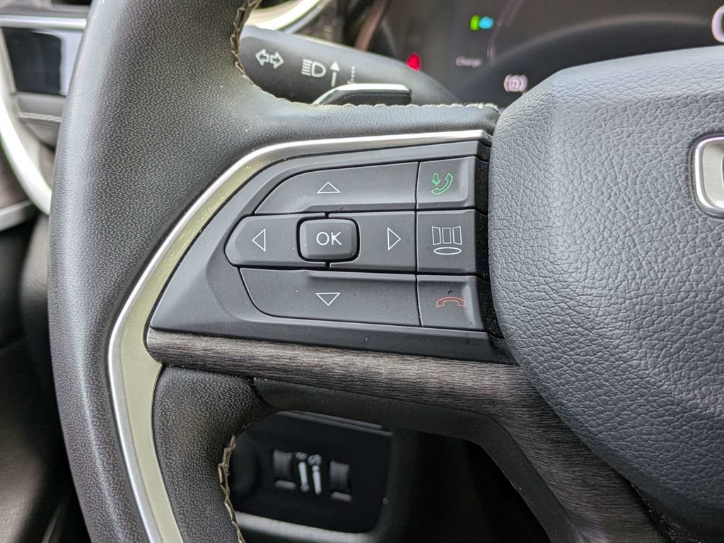 Used 2023 Jeep Grand Cherokee 4WD 4xe image 27
