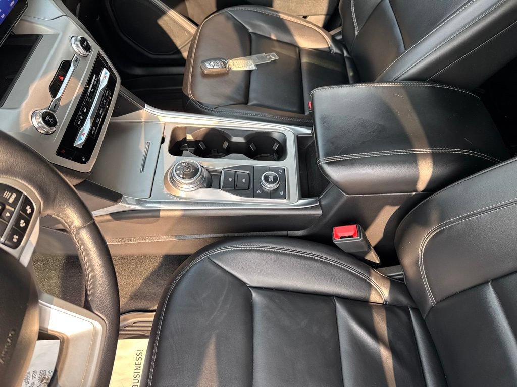 Used 2023 Ford Explorer XLT w/ Equipment Group 202A AWD/4WD image 30