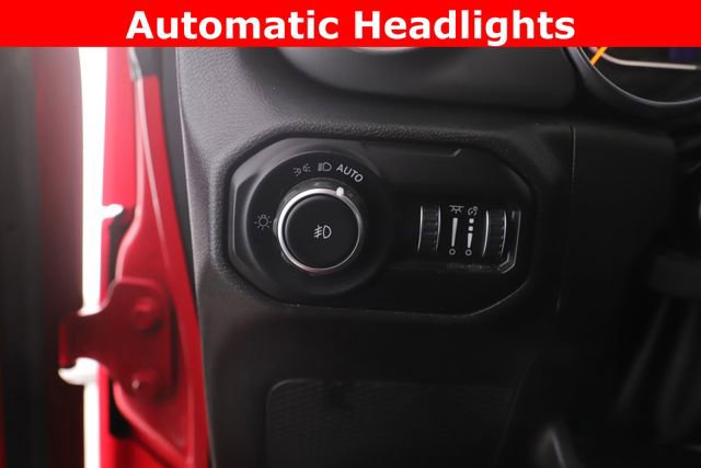 Used 2022 Jeep Wrangler Unlimited Sahara w/ Cold Weather Group AWD/4WD image 18