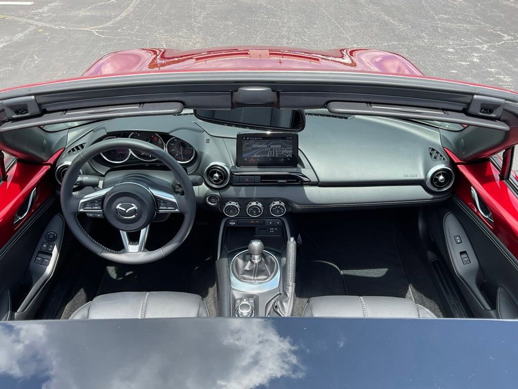 Used 2023 MAZDA MX-5 Miata Grand Touring RWD image 9