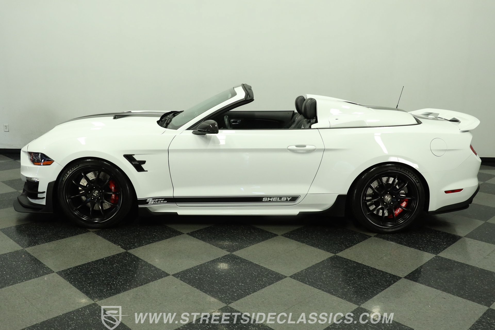 Used 2023 Ford Mustang GT Premium w/ GT Performance Package RWD image 2