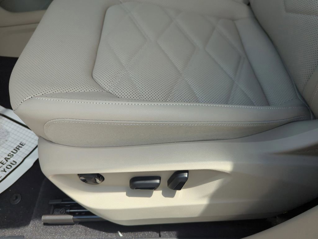 New 2026 Volkswagen Atlas SE FWD image 30