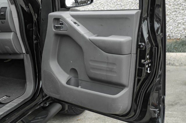 Used 2021 Nissan Frontier SV w/ Midnight Edition Floor Mats image 46