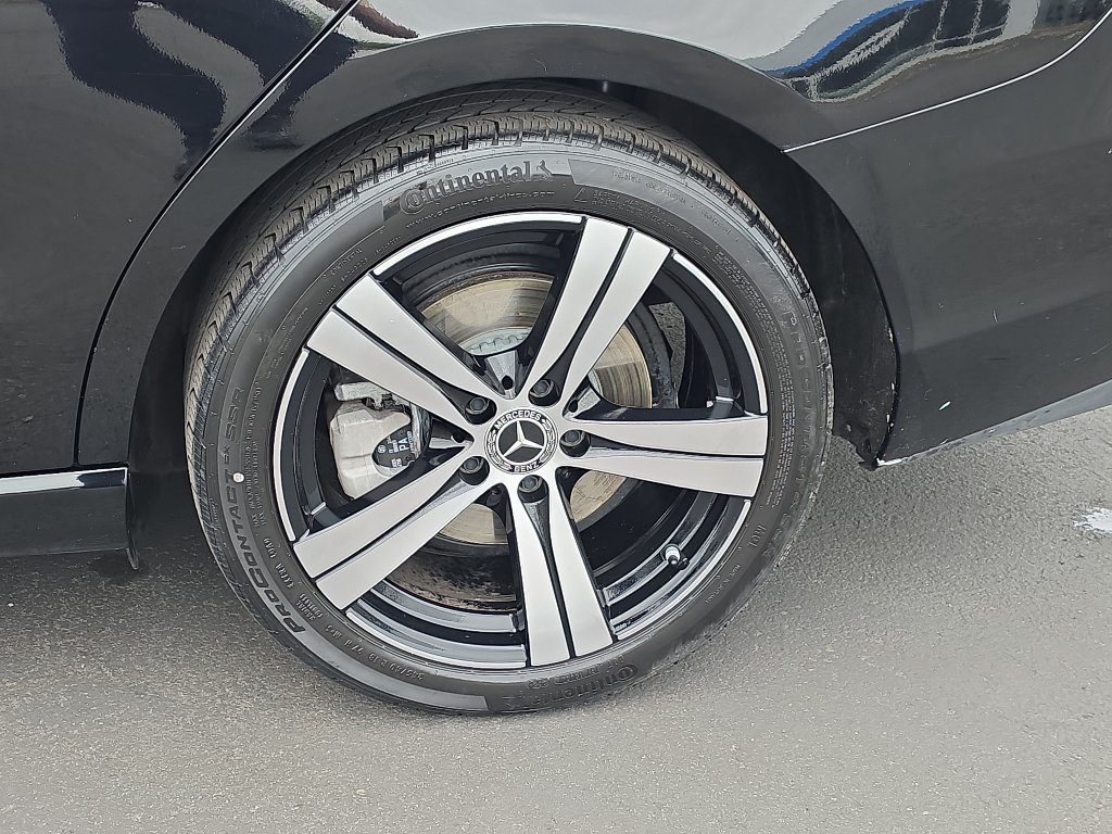 Used 2025 Mercedes-Benz C 300 Sedan image 11