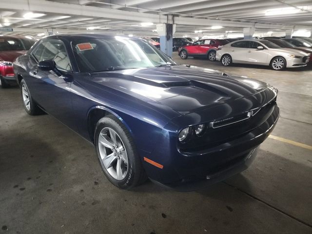 Used 2016 Dodge Challenger SXT image 1