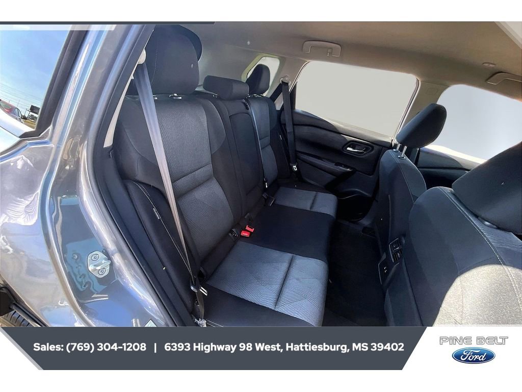 Used 2024 Nissan Rogue SV image 20