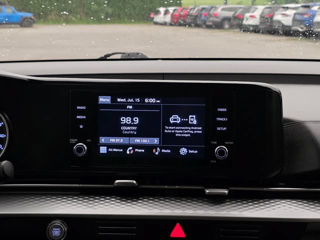 Used 2023 Kia Carnival LX FWD image 21