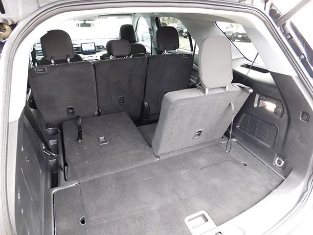 Used 2023 Ford Explorer XLT image 9