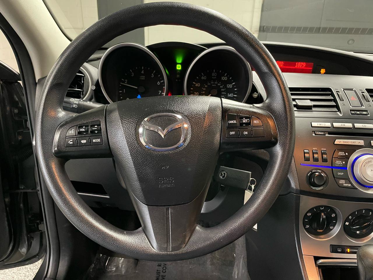 Used 2011 MAZDA MAZDA3 i Touring FWD image 20