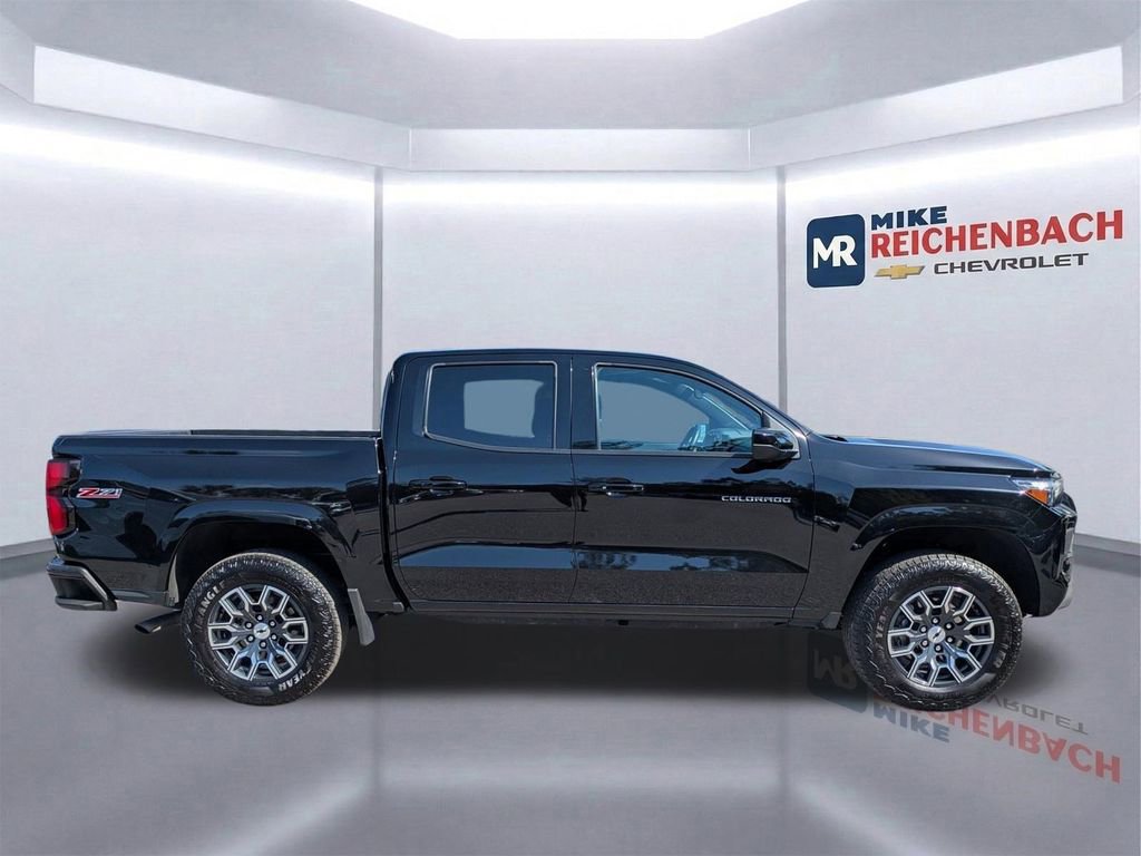 Used 2023 Chevrolet Colorado Z71 w/ Z71 Convenience Package 2 image 3