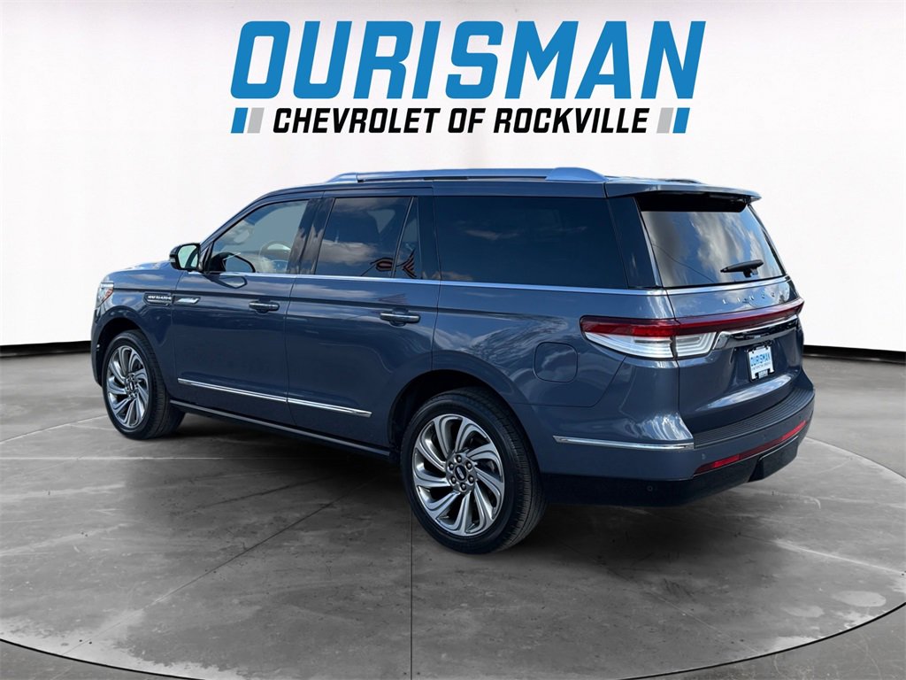 Used 2023 Lincoln Navigator Reserve image 4