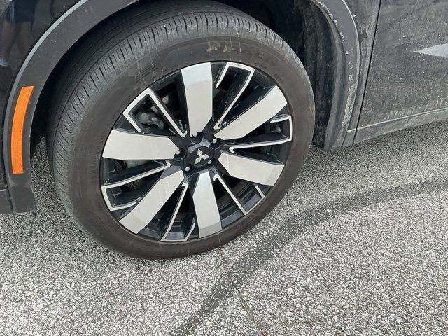 Used 2025 Mitsubishi Outlander SE image 15