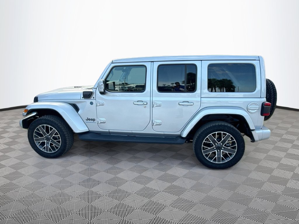 Used 2024 Jeep Wrangler High Altitude AWD/4WD image 9