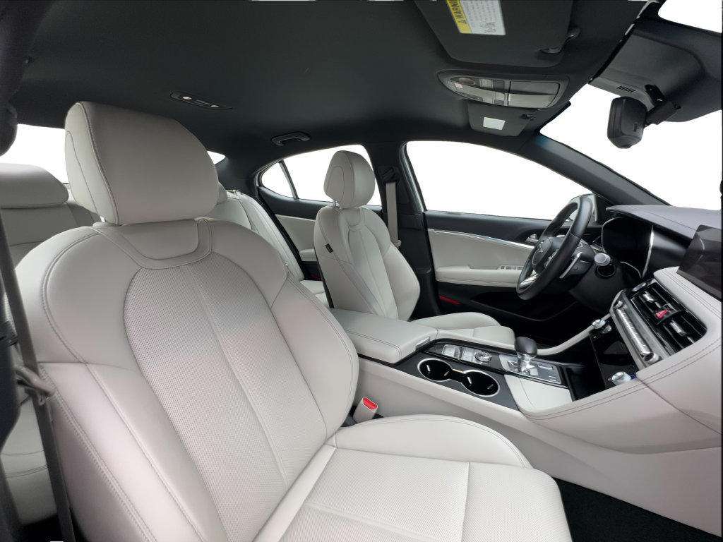 Used 2024 Genesis G70 2.5T AWD/4WD image 32