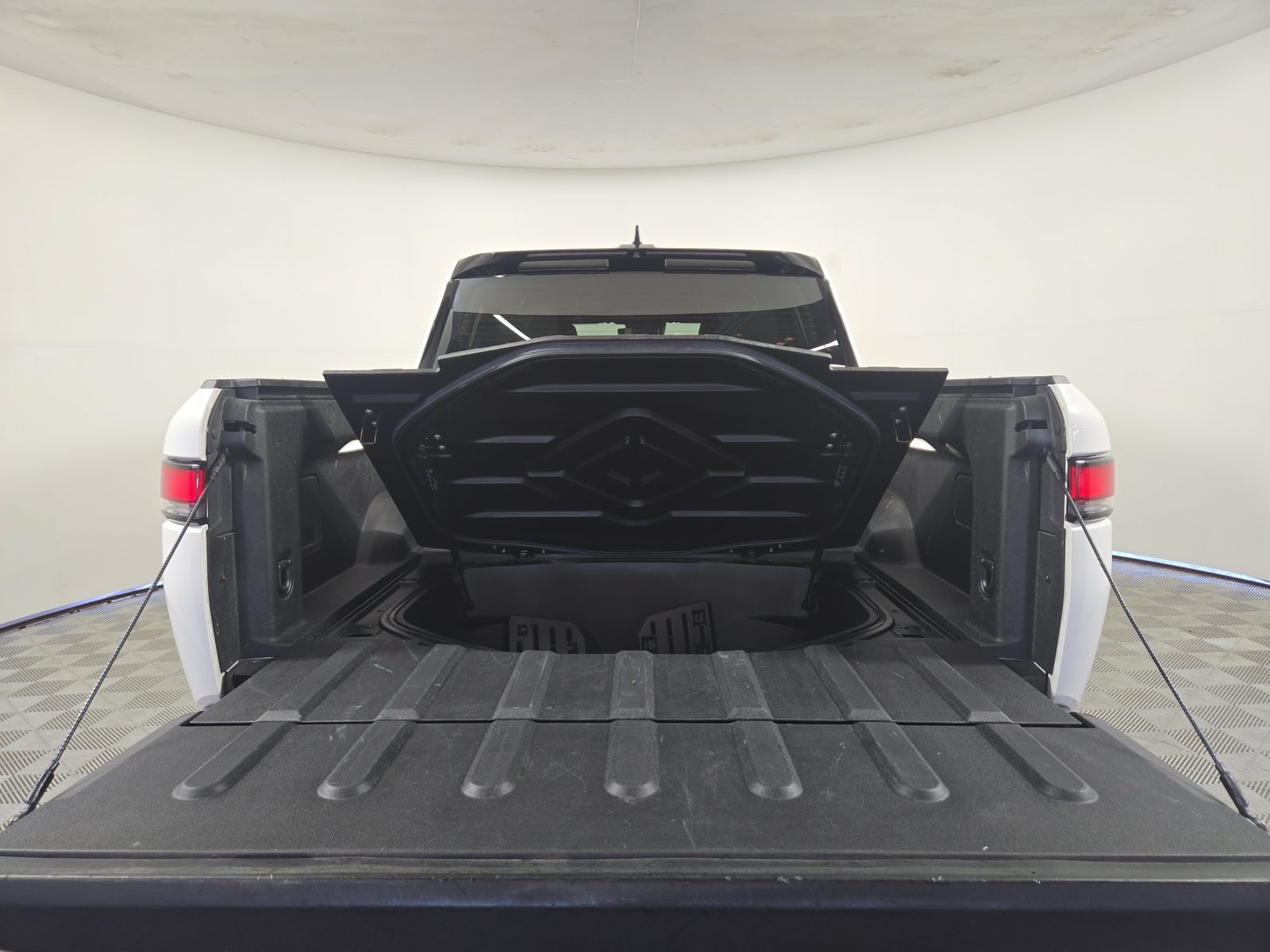 Used 2022 Rivian R1T Adventure AWD/4WD image 15
