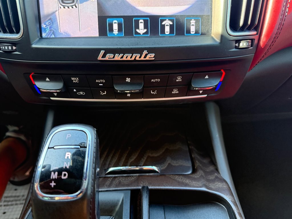 Used 2019 Maserati Levante GranLusso image 21