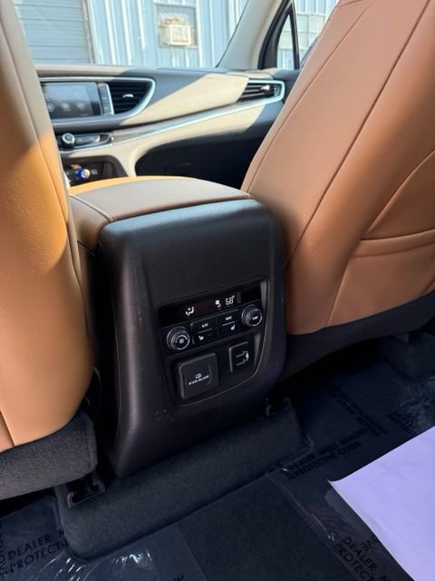 Used 2018 Buick Enclave Premium AWD/4WD image 22